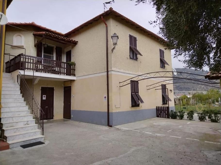 Casa Noemi, A Pochi Passi Dalle Spiagge E Dal Centro Di Arma Di Taggia. Extérieur photo